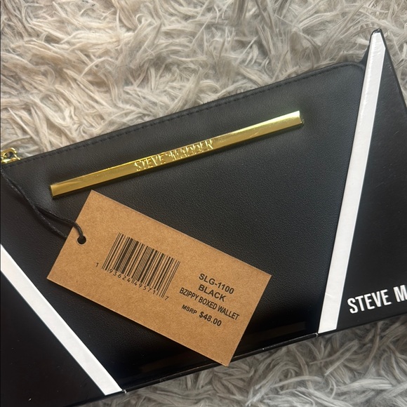 Steve Madden Black with Gold Zipper Wallet Wristlet - Picture 3 of 6